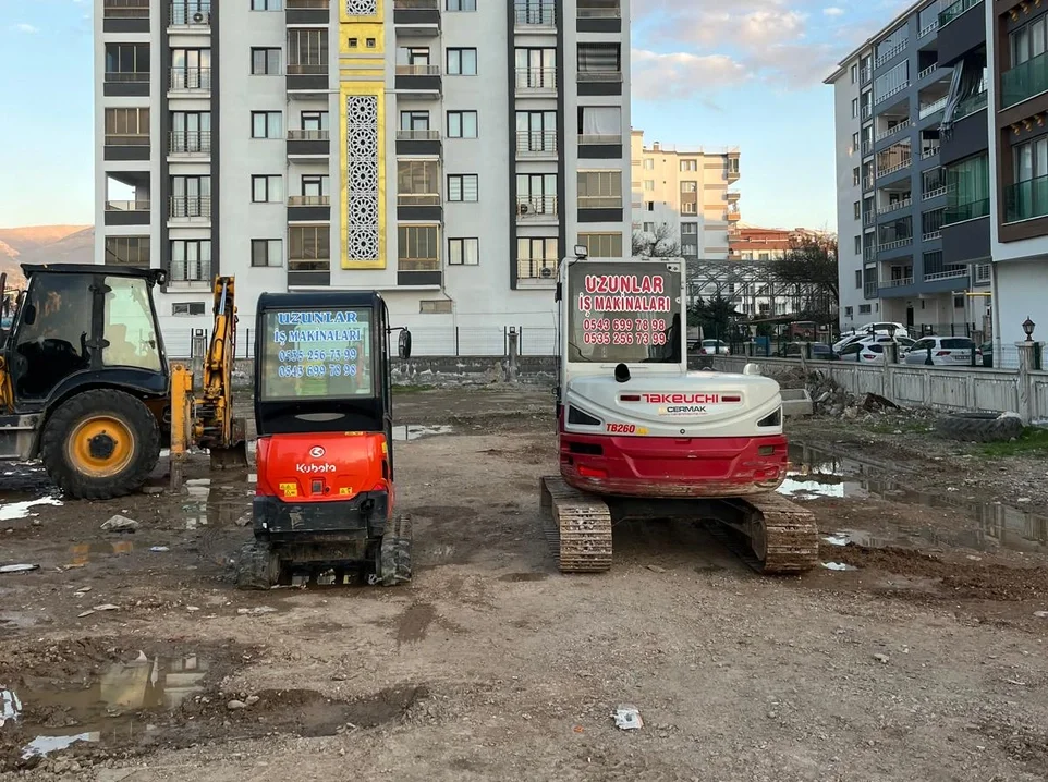 Yeşilyurt Kiralık Lastikli Mini Ekskavatör